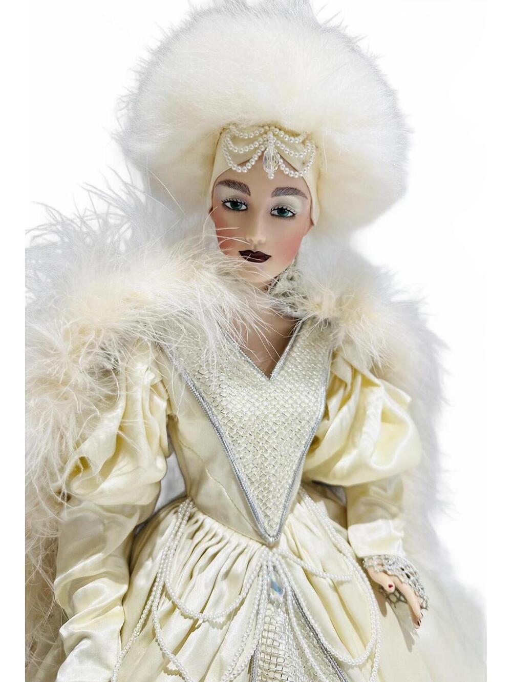 Vintage 80’s Franklin Heirloom "Snow Queen" Porcelain Doll Collectible